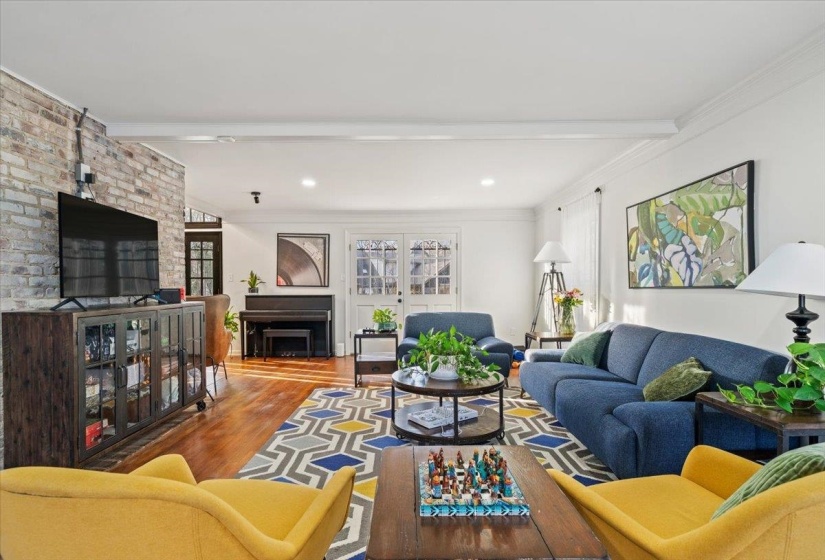 1361 POPLAR RIDGE DR, Memphis, Tennessee 38120, 4 Bedrooms Bedrooms, 9 Rooms Rooms,3 BathroomsBathrooms,Rental Properties,For Sale,POPLAR RIDGE,10220290