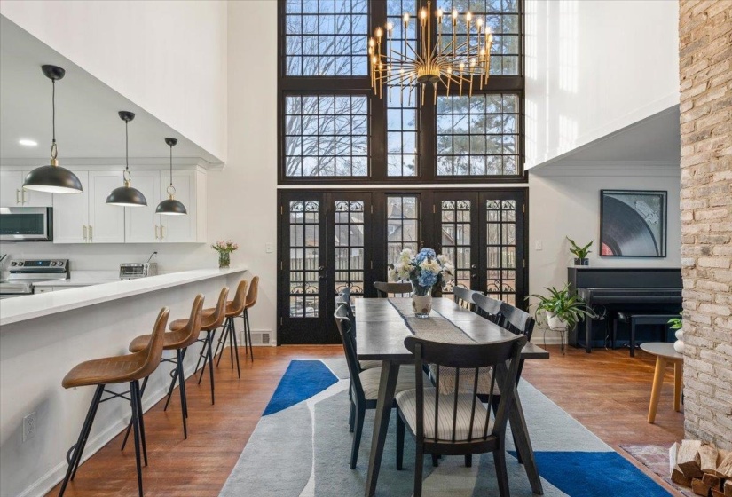 1361 POPLAR RIDGE DR, Memphis, Tennessee 38120, 4 Bedrooms Bedrooms, 9 Rooms Rooms,3 BathroomsBathrooms,Rental Properties,For Sale,POPLAR RIDGE,10220290