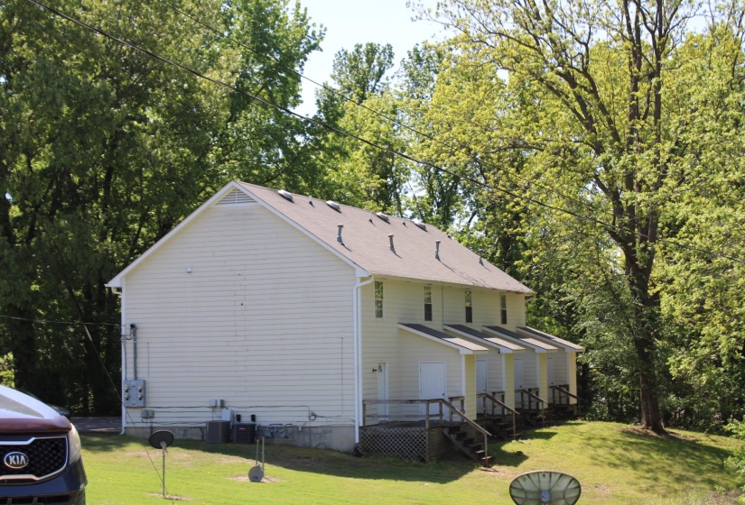Rear of Fitzhugh St units