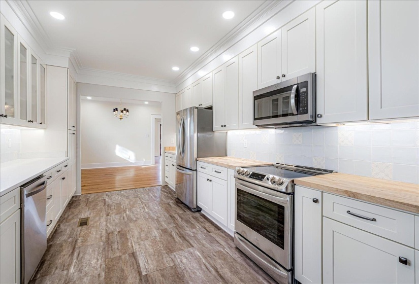 699 EVERGREEN ST, Memphis, Tennessee 38107, 4 Bedrooms Bedrooms, 6 Rooms Rooms,3 BathroomsBathrooms,Residential,For Sale,EVERGREEN,10212448