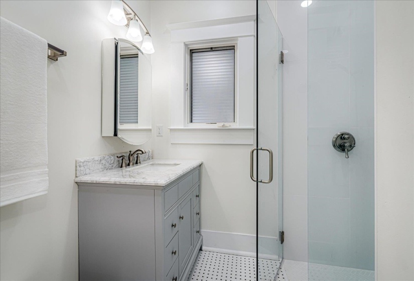 699 EVERGREEN ST, Memphis, Tennessee 38107, 4 Bedrooms Bedrooms, 6 Rooms Rooms,3 BathroomsBathrooms,Residential,For Sale,EVERGREEN,10212448