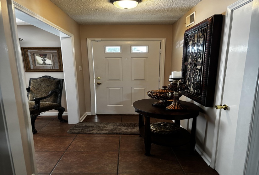 3080 RIDGEWAY RD, Memphis, Tennessee 38115, 3 Bedrooms Bedrooms, 7 Rooms Rooms,2 BathroomsBathrooms,Residential,For Sale,RIDGEWAY,10220281