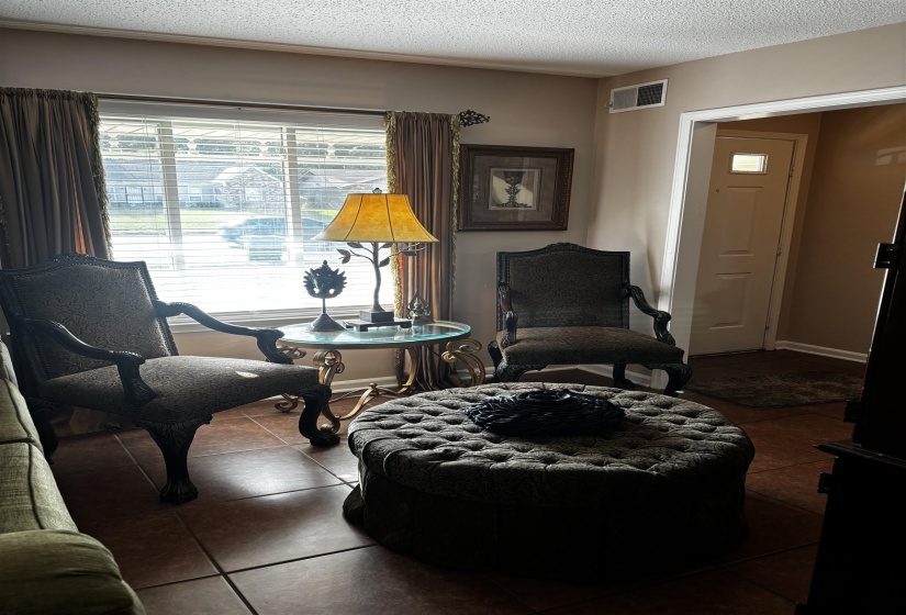 3080 RIDGEWAY RD, Memphis, Tennessee 38115, 3 Bedrooms Bedrooms, 7 Rooms Rooms,2 BathroomsBathrooms,Residential,For Sale,RIDGEWAY,10220281