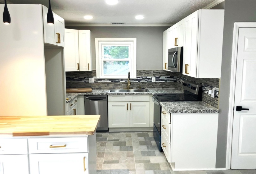 2948 NORTH STAR DR, Bartlett, Tennessee 38134, 4 Bedrooms Bedrooms, 7 Rooms Rooms,3 BathroomsBathrooms,Residential,For Sale,NORTH STAR,10220283