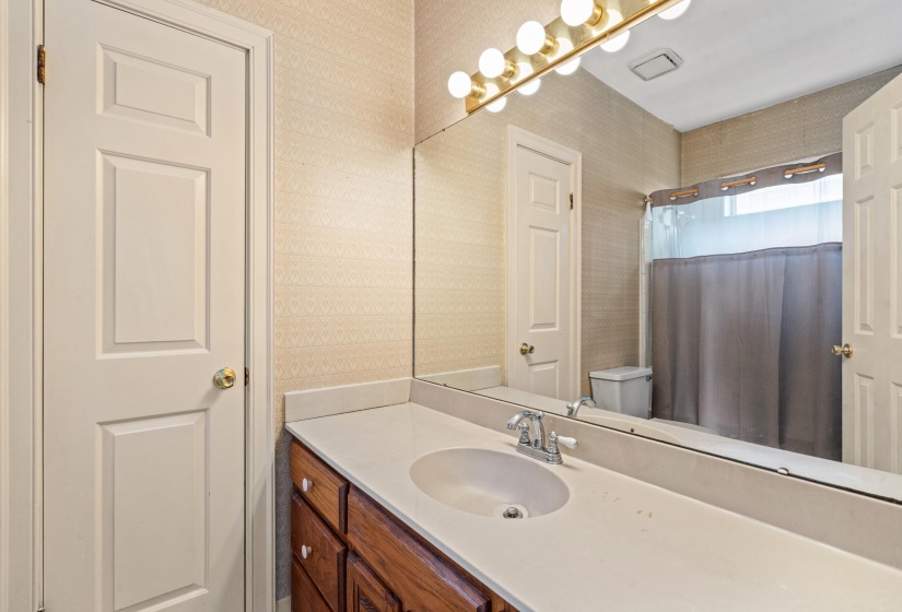 563 SUMMITT ST, Memphis, Tennessee 38104, 3 Bedroom Bedrooms, 6 Room Rooms,2 BathroomBathrooms,Residential,For Sale,SUMMITT,0,10220292