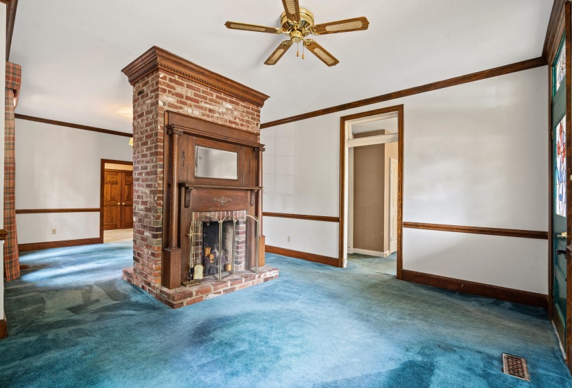 563 SUMMITT ST, Memphis, Tennessee 38104, 3 Bedroom Bedrooms, 6 Room Rooms,2 BathroomBathrooms,Residential,For Sale,SUMMITT,0,10220292