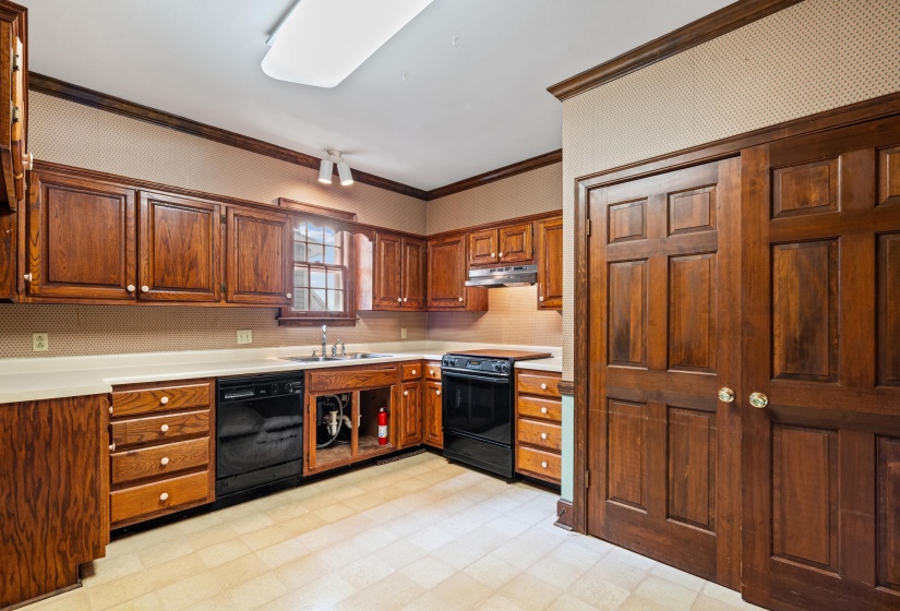 563 SUMMITT ST, Memphis, Tennessee 38104, 3 Bedroom Bedrooms, 6 Room Rooms,2 BathroomBathrooms,Residential,For Sale,SUMMITT,0,10220292