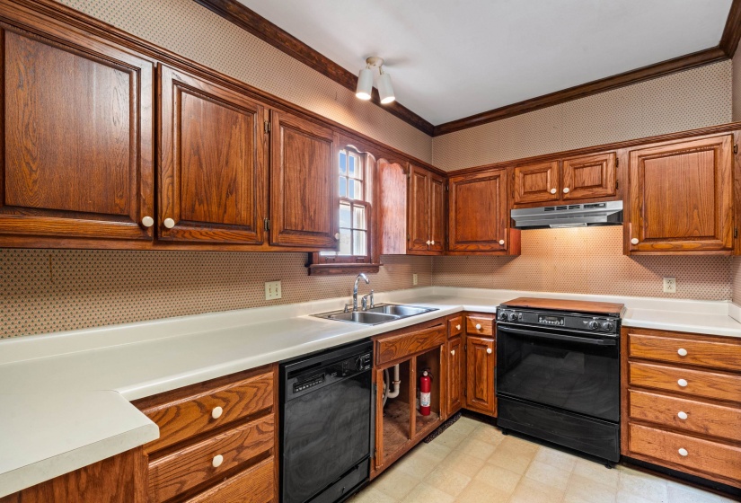 563 SUMMITT ST, Memphis, Tennessee 38104, 3 Bedroom Bedrooms, 6 Room Rooms,2 BathroomBathrooms,Residential,For Sale,SUMMITT,0,10220292
