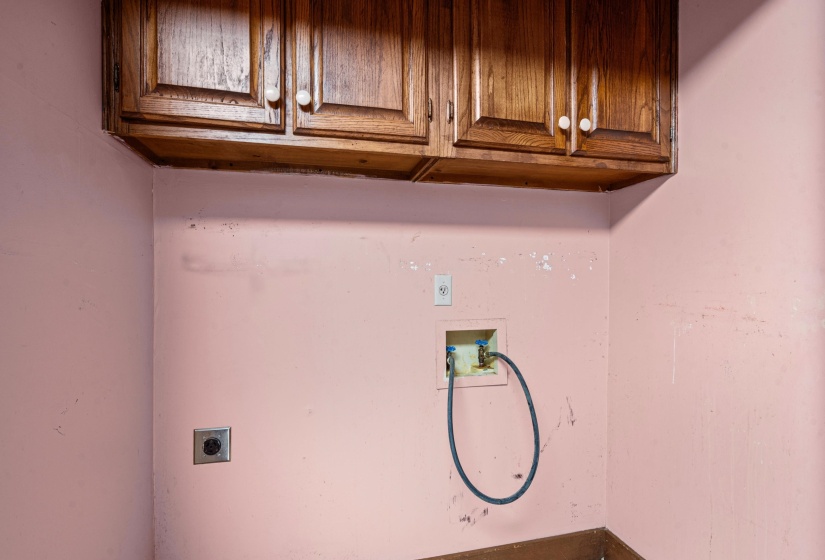 563 SUMMITT ST, Memphis, Tennessee 38104, 3 Bedroom Bedrooms, 6 Room Rooms,2 BathroomBathrooms,Residential,For Sale,SUMMITT,0,10220292