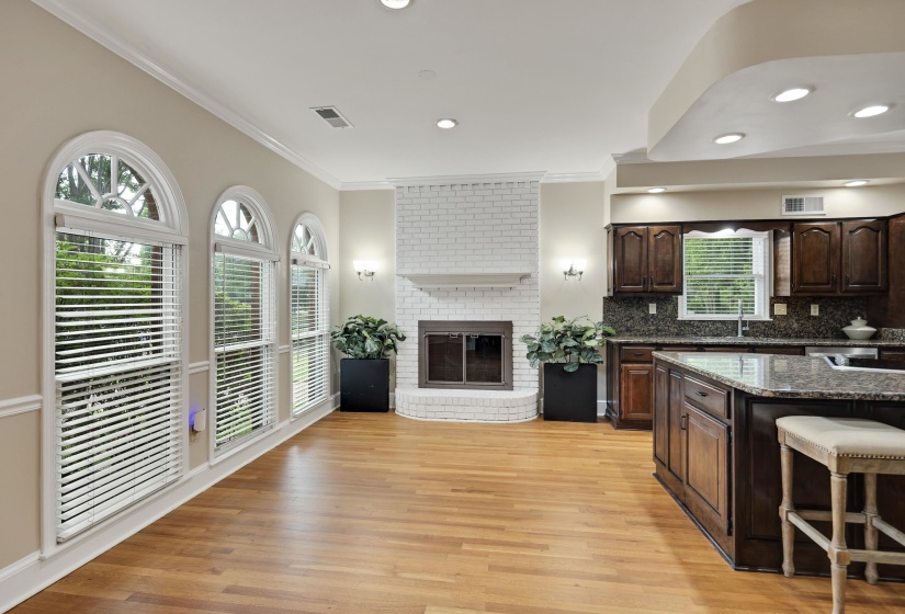 3486 CLASSIC DR, Memphis, Tennessee 38125, 4 Bedroom Bedrooms, 10 Room Rooms,3.1 BathroomBathrooms,Residential,For Sale,CLASSIC,0,10220294