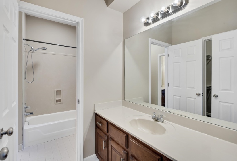 3486 CLASSIC DR, Memphis, Tennessee 38125, 4 Bedroom Bedrooms, 10 Room Rooms,3.1 BathroomBathrooms,Residential,For Sale,CLASSIC,0,10220294