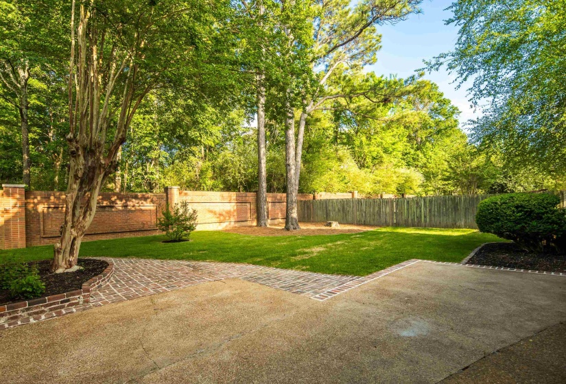 3486 CLASSIC DR, Memphis, Tennessee 38125, 4 Bedroom Bedrooms, 10 Room Rooms,3.1 BathroomBathrooms,Residential,For Sale,CLASSIC,0,10220294