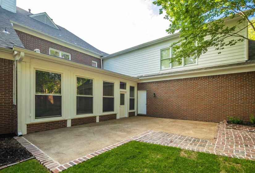 3486 CLASSIC DR, Memphis, Tennessee 38125, 4 Bedroom Bedrooms, 10 Room Rooms,3.1 BathroomBathrooms,Residential,For Sale,CLASSIC,0,10220294
