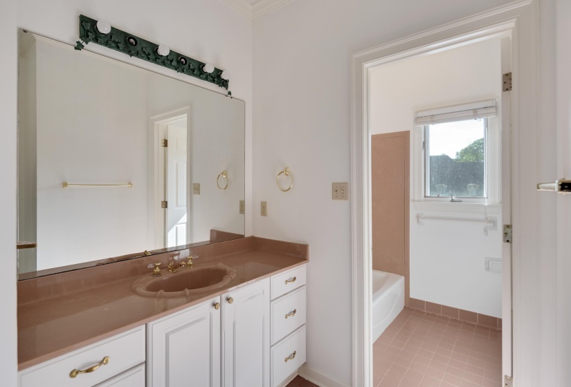 3487 CLASSIC DR, Memphis, Tennessee 38125, 5 Bedroom Bedrooms, 10 Room Rooms,3.1 BathroomBathrooms,Residential,For Sale,CLASSIC,0,10220295