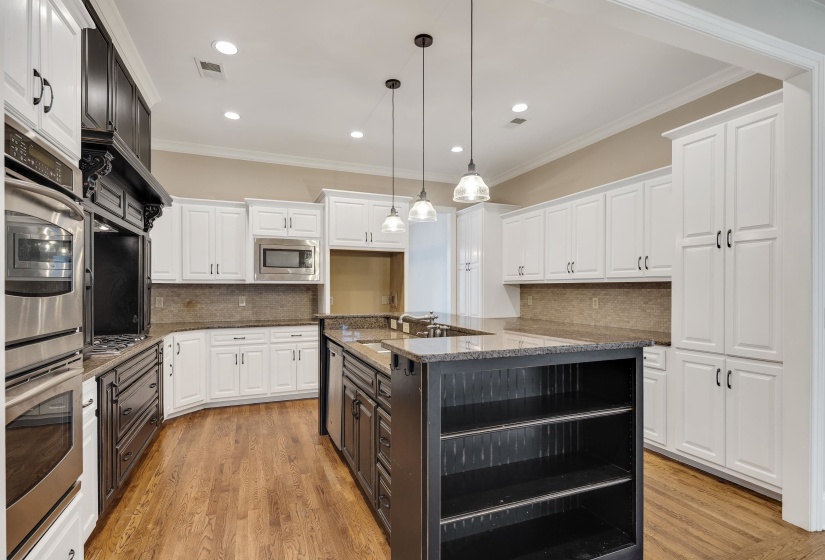 6597 HERONSWOOD CV, Memphis, Tennessee 38119, 5 Bedroom Bedrooms, 11 Room Rooms,4.1 BathroomBathrooms,Residential,For Sale,HERONSWOOD,0,10220296