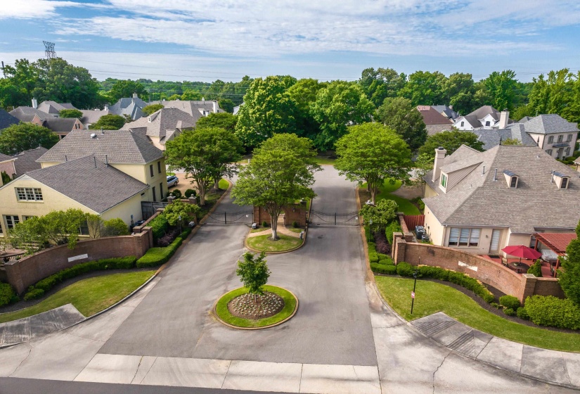 6597 HERONSWOOD CV, Memphis, Tennessee 38119, 5 Bedroom Bedrooms, 11 Room Rooms,4.1 BathroomBathrooms,Residential,For Sale,HERONSWOOD,0,10220296