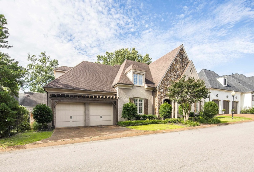 6597 HERONSWOOD CV, Memphis, Tennessee 38119, 5 Bedroom Bedrooms, 11 Room Rooms,4.1 BathroomBathrooms,Residential,For Sale,HERONSWOOD,0,10220296
