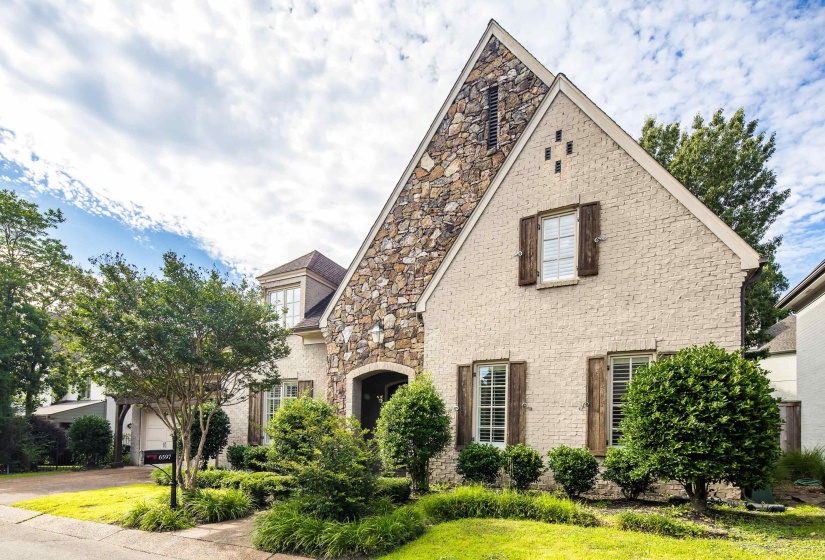 6597 HERONSWOOD CV, Memphis, Tennessee 38119, 5 Bedroom Bedrooms, 11 Room Rooms,4.1 BathroomBathrooms,Residential,For Sale,HERONSWOOD,0,10220296