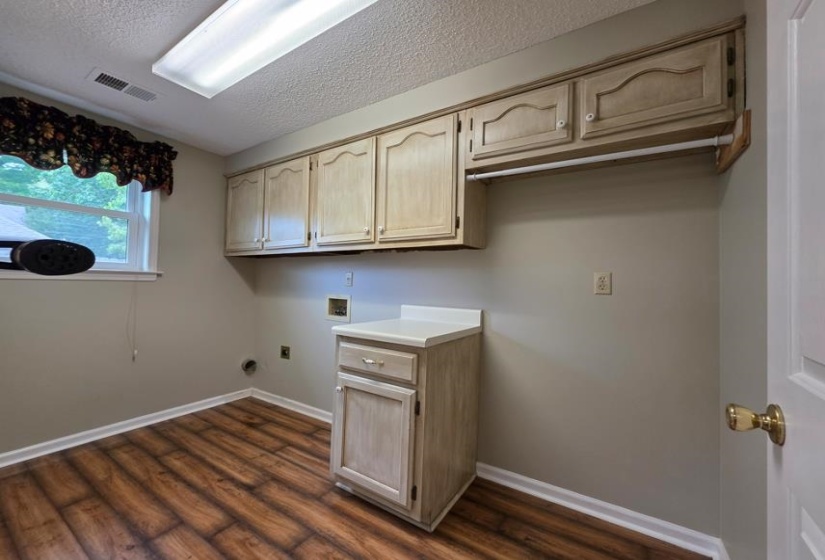 351 WOLF LAIR CV, Collierville, Tennessee 38017, 5 Bedroom Bedrooms, 3 Room Rooms,3 BathroomBathrooms,Residential,For Sale,WOLF LAIR,0,10220314