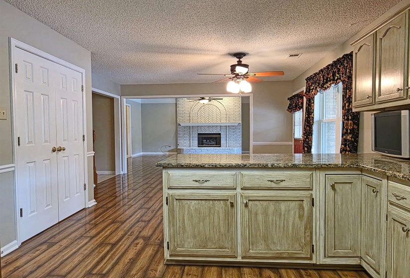 351 WOLF LAIR CV, Collierville, Tennessee 38017, 5 Bedroom Bedrooms, 3 Room Rooms,3 BathroomBathrooms,Residential,For Sale,WOLF LAIR,0,10220314