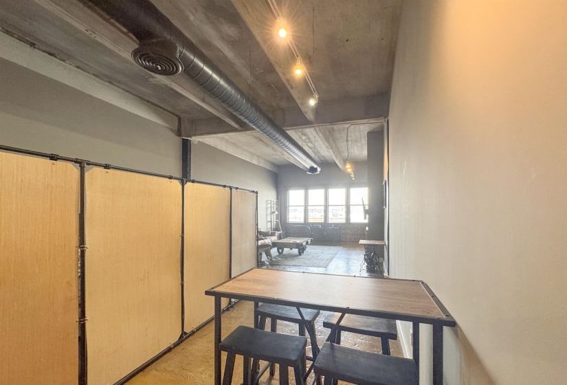408 FRONT ST, Memphis, Tennessee 38103, 1 Bedroom Bedrooms, 3 Rooms Rooms,1 BathroomBathrooms,Residential,For Sale,FRONT,10220322