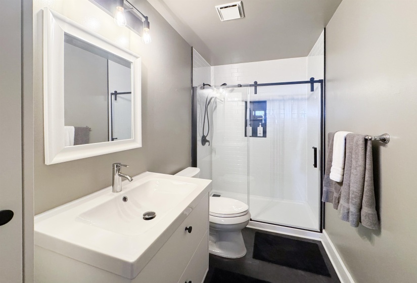 408 FRONT ST, Memphis, Tennessee 38103, 1 Bedroom Bedrooms, 3 Rooms Rooms,1 BathroomBathrooms,Residential,For Sale,FRONT,10220322