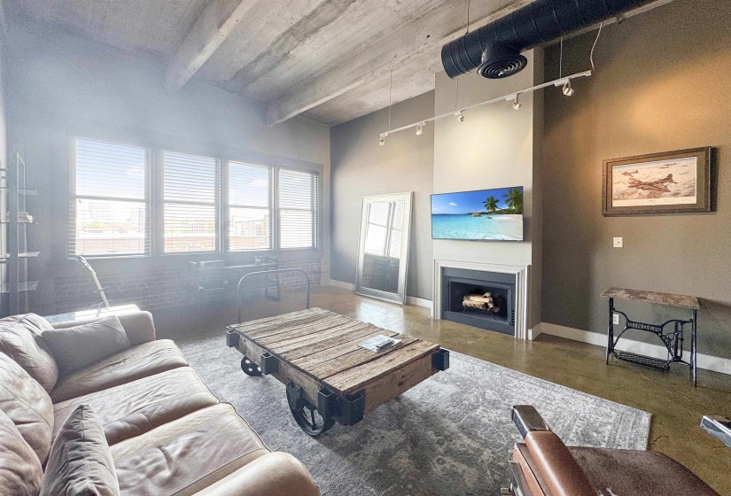 408 FRONT ST, Memphis, Tennessee 38103, 1 Bedroom Bedrooms, 3 Rooms Rooms,1 BathroomBathrooms,Residential,For Sale,FRONT,10220322