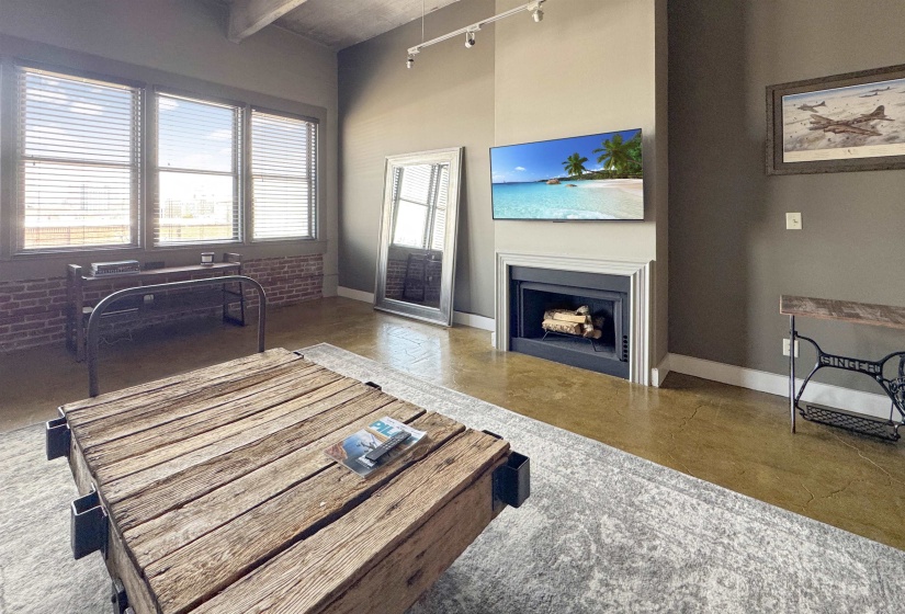408 FRONT ST, Memphis, Tennessee 38103, 1 Bedroom Bedrooms, 3 Rooms Rooms,1 BathroomBathrooms,Residential,For Sale,FRONT,10220322