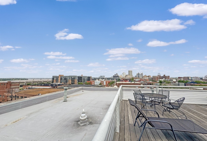 408 FRONT ST, Memphis, Tennessee 38103, 1 Bedroom Bedrooms, 3 Rooms Rooms,1 BathroomBathrooms,Residential,For Sale,FRONT,10220322