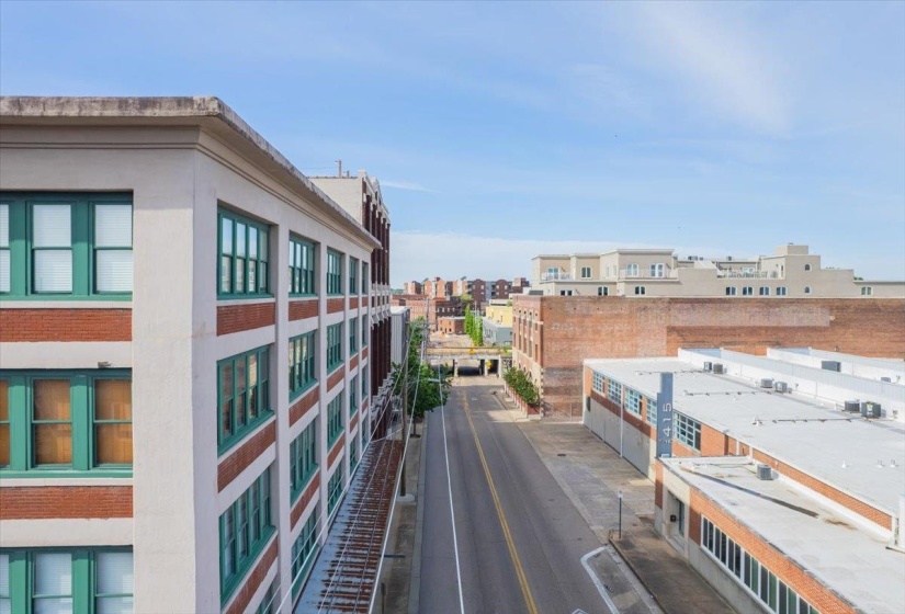 408 FRONT ST, Memphis, Tennessee 38103, 1 Bedroom Bedrooms, 3 Rooms Rooms,1 BathroomBathrooms,Residential,For Sale,FRONT,10220322