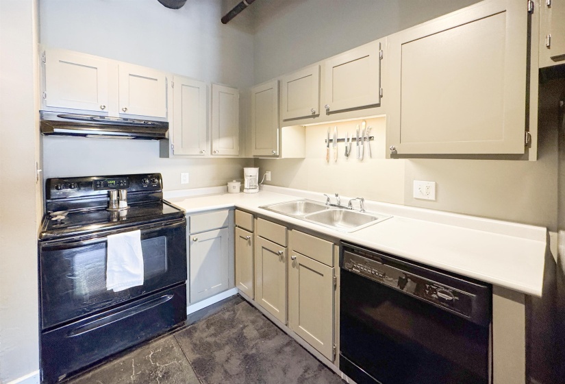 408 FRONT ST, Memphis, Tennessee 38103, 1 Bedroom Bedrooms, 3 Rooms Rooms,1 BathroomBathrooms,Residential,For Sale,FRONT,10220322