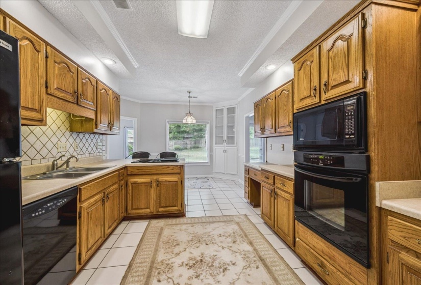 8752 CARROLLWOOD LN, Memphis, Tennessee 38016, 4 Bedrooms Bedrooms, 7 Rooms Rooms,3 BathroomsBathrooms,Residential,For Sale,CARROLLWOOD,10220335