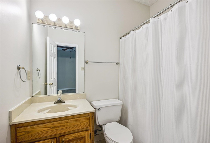 8752 CARROLLWOOD LN, Memphis, Tennessee 38016, 4 Bedrooms Bedrooms, 7 Rooms Rooms,3 BathroomsBathrooms,Residential,For Sale,CARROLLWOOD,10220335