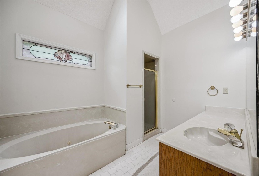 8752 CARROLLWOOD LN, Memphis, Tennessee 38016, 4 Bedrooms Bedrooms, 7 Rooms Rooms,3 BathroomsBathrooms,Residential,For Sale,CARROLLWOOD,10220335