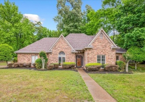 8752 CARROLLWOOD LN, Memphis, Tennessee 38016, 4 Bedrooms Bedrooms, 7 Rooms Rooms,3 BathroomsBathrooms,Residential,For Sale,CARROLLWOOD,10220335