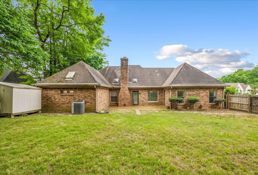 8752 CARROLLWOOD LN, Memphis, Tennessee 38016, 4 Bedrooms Bedrooms, 7 Rooms Rooms,3 BathroomsBathrooms,Residential,For Sale,CARROLLWOOD,10220335