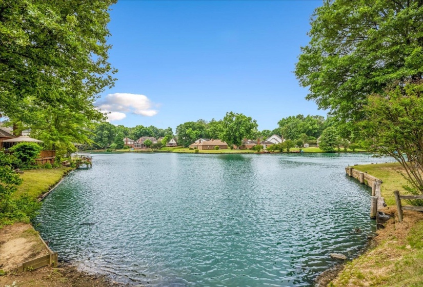 8752 CARROLLWOOD LN, Memphis, Tennessee 38016, 4 Bedrooms Bedrooms, 7 Rooms Rooms,3 BathroomsBathrooms,Residential,For Sale,CARROLLWOOD,10220335