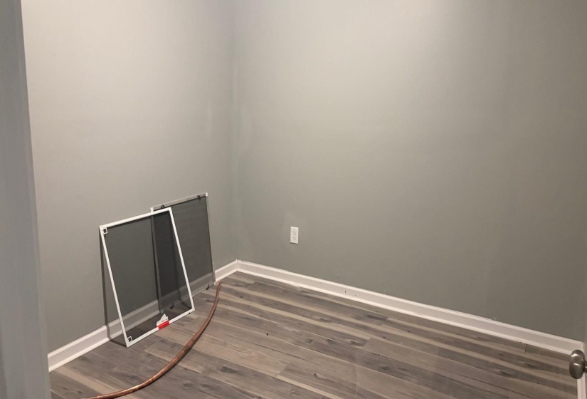 Image quality insufficient for description