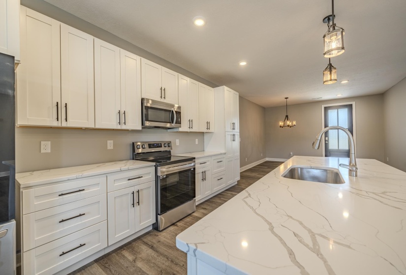 450 CORDOVA CV, Savannah, Tennessee 38372, 4 Bedrooms Bedrooms, 10 Rooms Rooms,2 BathroomsBathrooms,Residential,For Sale,CORDOVA,10220339