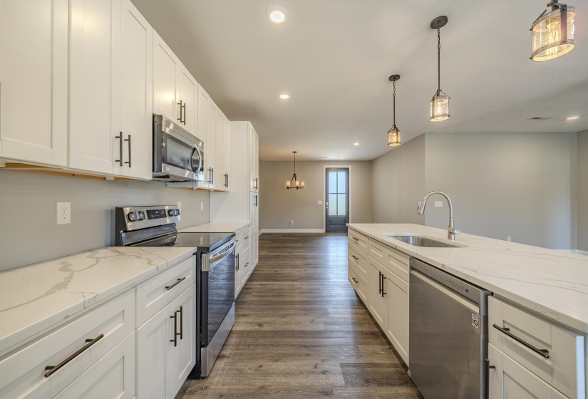 450 CORDOVA CV, Savannah, Tennessee 38372, 4 Bedrooms Bedrooms, 10 Rooms Rooms,2 BathroomsBathrooms,Residential,For Sale,CORDOVA,10220339