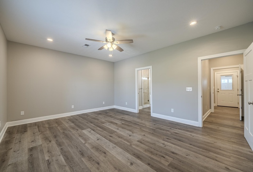 450 CORDOVA CV, Savannah, Tennessee 38372, 4 Bedrooms Bedrooms, 10 Rooms Rooms,2 BathroomsBathrooms,Residential,For Sale,CORDOVA,10220339