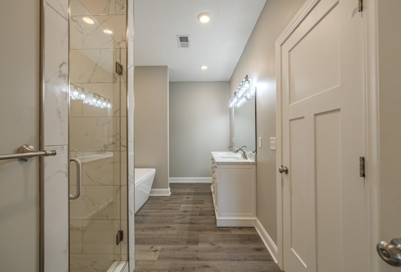 450 CORDOVA CV, Savannah, Tennessee 38372, 4 Bedrooms Bedrooms, 10 Rooms Rooms,2 BathroomsBathrooms,Residential,For Sale,CORDOVA,10220339