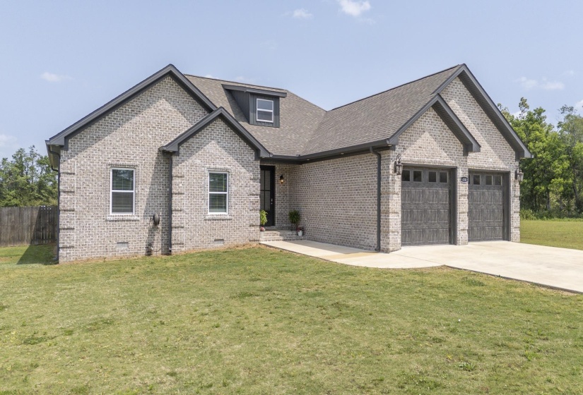 450 CORDOVA CV, Savannah, Tennessee 38372, 4 Bedrooms Bedrooms, 10 Rooms Rooms,2 BathroomsBathrooms,Residential,For Sale,CORDOVA,10220339