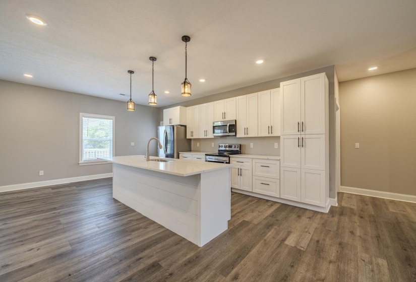 450 CORDOVA CV, Savannah, Tennessee 38372, 4 Bedrooms Bedrooms, 10 Rooms Rooms,2 BathroomsBathrooms,Residential,For Sale,CORDOVA,10220339