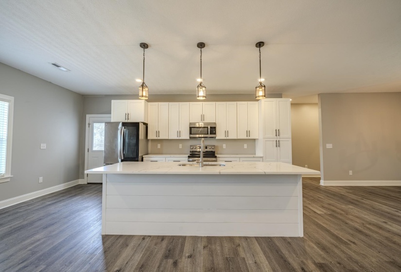 450 CORDOVA CV, Savannah, Tennessee 38372, 4 Bedrooms Bedrooms, 10 Rooms Rooms,2 BathroomsBathrooms,Residential,For Sale,CORDOVA,10220339