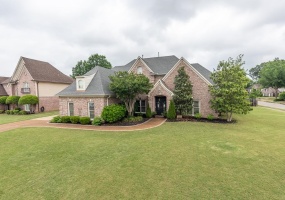 1694 ELK RIVER DR, Collierville, Tennessee 38017, 5 Bedrooms Bedrooms, 9 Rooms Rooms,3.1 BathroomsBathrooms,Residential,For Sale,ELK RIVER,10220345