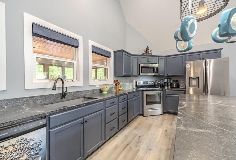 315 TIMBER RIDGE DR, Counce, Tennessee 38326-9999, 3 Bedrooms Bedrooms, 8 Rooms Rooms,2 BathroomsBathrooms,Residential,For Sale,TIMBER RIDGE,10220349