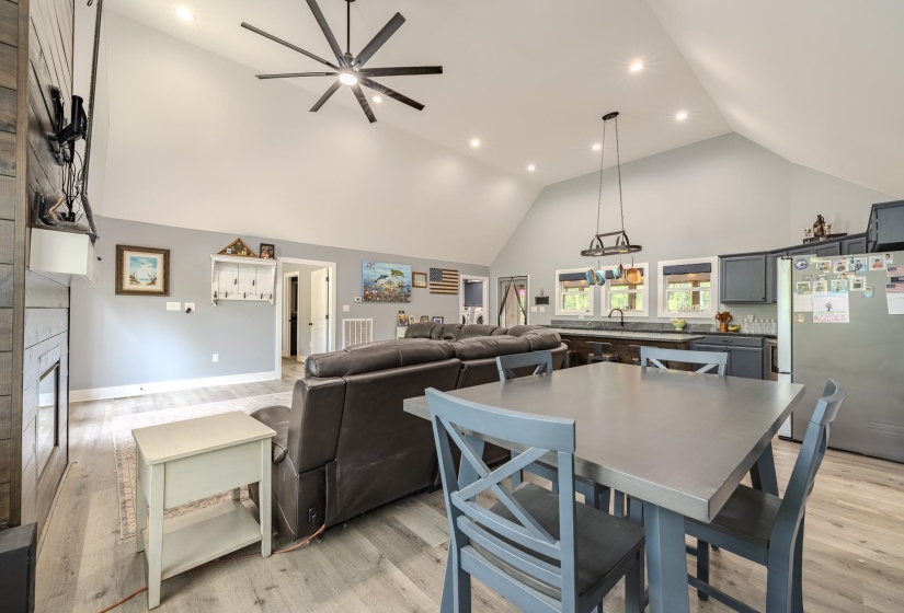 315 TIMBER RIDGE DR, Counce, Tennessee 38326-9999, 3 Bedrooms Bedrooms, 8 Rooms Rooms,2 BathroomsBathrooms,Residential,For Sale,TIMBER RIDGE,10220349