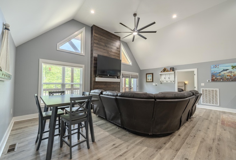 315 TIMBER RIDGE DR, Counce, Tennessee 38326-9999, 3 Bedrooms Bedrooms, 8 Rooms Rooms,2 BathroomsBathrooms,Residential,For Sale,TIMBER RIDGE,10220349