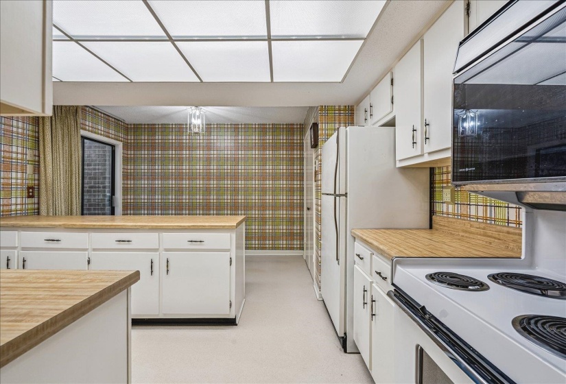 4715 MINT DR, Memphis, Tennessee 38117, 2 Bedrooms Bedrooms, 5 Rooms Rooms,2.1 BathroomsBathrooms,Residential,For Sale,MINT,10220354